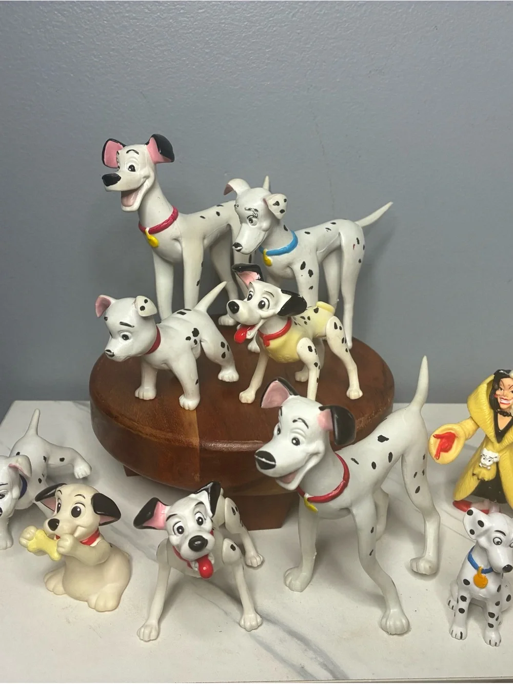 Disney 101 Dalmatians Figure Lot of 11 Pongo, Perdita, Puppies & Cruella
